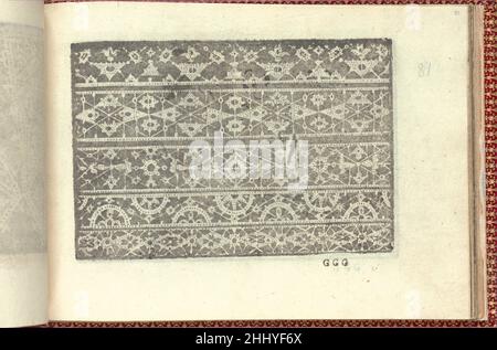 Corona delle Nobili et Virtuose Donne: Libro I-IV, Seite 81 (recto) 1601 Cesare Vecellio Italienisch Herausgegeben von Cesare Vecellio, Italienisch, Pieve di Cadore 1521-1601 Venedig, Venedig.von oben nach unten und von links nach rechts:Design bestehend aus 5 horizontalen Registern. Jedes Register ist mit Dreiecken, Kreisen und floralen Elementen verziert. Corona delle Nobili et Virtuose Donne: Libro I-IV, Seite 81 (recto) 661928 Stockfoto