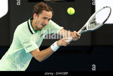 Melbourne, Australien. 26th Januar 2022. Daniil Medvedev in Herren Viertelfinale Aktion Australian Open Tennis 2022 Melbourne Park, Australia Day 10 Mittwoch 26 Januar 2022 FOTO VON KARL WINTER Kredit: Roger Parker/Alamy Live News Stockfoto