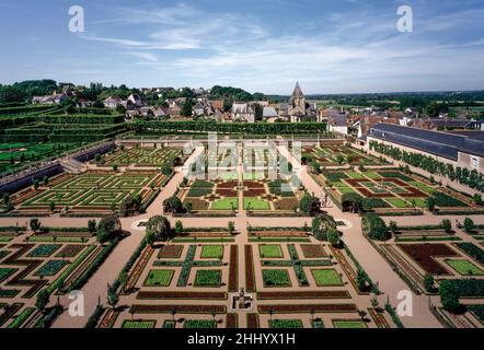Villandry, Schloß, Château de Villandry, Blick vom Donjon auf den Gemüsegarten (Frühjahr) Stockfoto