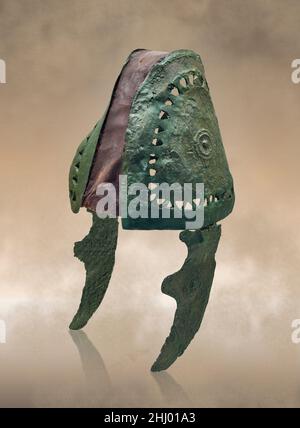 Mykenische Bronze Soldaten Helm aus Tiryns Grab 28, 1050-1025 v. Chr.. Archäologisches Museum Nafplion. Mykenische archäologische Funde deuten darauf hin, dass bo Stockfoto