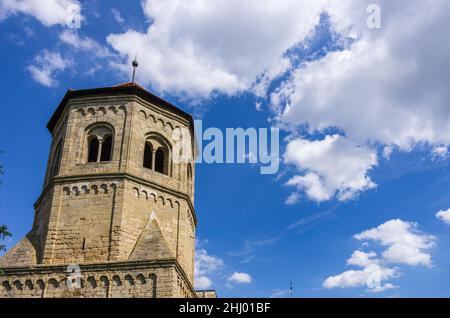 Göllingen, Thüringen, Deutschland - 14. August 2017: Ehemaliges Benediktinerkloster St. Wigbert in Göllingen bei Bad Frankenhausen im Kyffhäuserland. Stockfoto