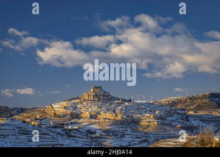 Morella mittelalterliche Stadt in einem Winter Sonnenuntergang, nach einem Schneefall (Provinz Castellón, Bundesland Valencia, Spanien) ESP: Morella, Comunidad Valenciana, España Stockfoto