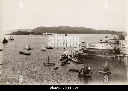 Vintage-Fotografie, Ende 19th, Anfang 20th Jahrhundert, Ansicht von 1890 - The Pier, Plymouth Stockfoto