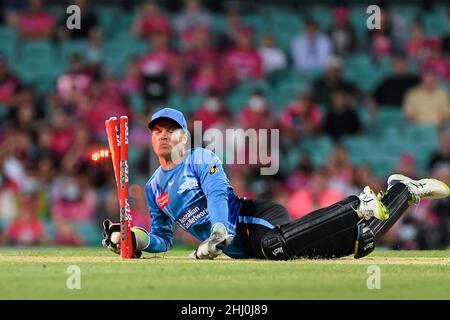 Sydney, Australien, 26. Januar 2022. Ben Dwarshuis von den Sixers lief am 26. Januar 2022 in Sydney, Australien, beim Cricket-Match der Big Bash League Challenger zwischen Sydney Sixers und Adelaide-Stürmer auf dem Sydney Cricket Ground von Alex Carey aus den Stürmer. Quelle: Steven Markham/Speed Media/Alamy Live News Stockfoto