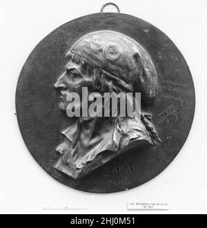 Porträt von Jean Paul Marat (1743–1793) 1868 Medaillengewinnerin: Brisson. Porträt von Jean Paul Marat (1743–1793). Medaillengewinnerin: Brisson. Französisch. 1868. Bronze, gegossen. Medaillen und Plaquettes Stockfoto