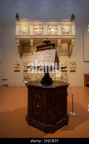 Florenz, Italien. Innenraum des Museo dell'Opera di Santa Maria del Fiore (Museum der Oper von Florenz) Stockfoto