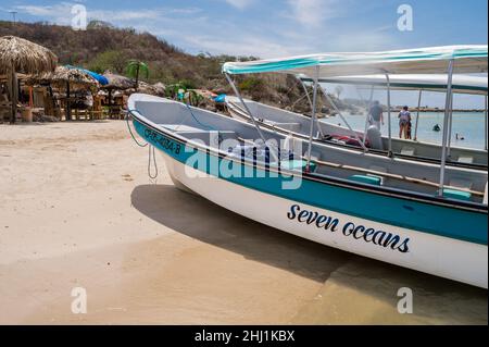 Isla Tierra Bomba ist eine kolumbianische Insel vor der Küste von Cartagena de Indias. Stockfoto
