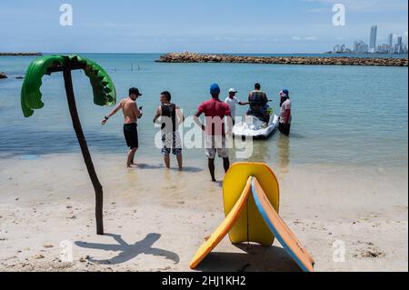 Isla Tierra Bomba ist eine kolumbianische Insel vor der Küste von Cartagena de Indias. Stockfoto