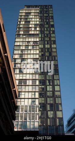 Barbican, London, The Heron, auch bekannt als Milton Court, Wohnturm Stockfoto