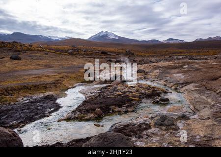 Ein Fluss im Geysir El Tatio, in der Nähe von San Pedro de Atacama, Chile Stockfoto