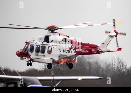 Lydd Airport, Kent, Großbritannien. 25th. Januar 2022.Coastguard-Hubschrauber vom Flughafen Lydd. Kredit: Newspics UK South/Alamy Live Nachrichten Stockfoto