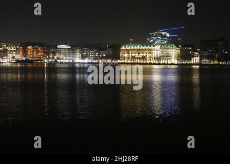 Fairmont Hotel Vier Jahreszeiten, Binnenalster, Hamburg, Deutschland Stockfoto