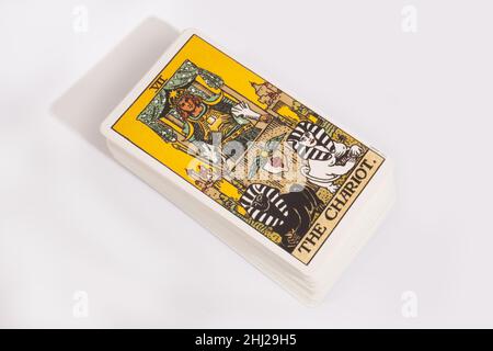 Die Chariot-Karte aus einem traditionellen Tarot-Pack Stockfoto
