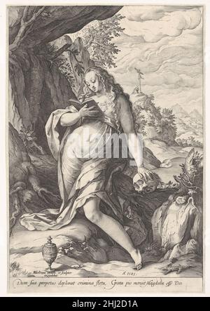 Heilige Maria Magdalena Büßer 1585 Hendrick Goltzius der elegante Stich der niederländischen Goltzius Maria Magdalena ist einer seiner frühesten Drucke, der den Einfluss von Bartholomeus Spranger widerspiegelt, dem Hofmaler Rudolf II., dessen Werk er 1583 vorgestellt wurde. Goltzius stellt mehrere Episoden aus Magdalens Leben dar, ihre Interaktionen mit Christus und die Momente, die sie nach seinem Tod zur Büßerin gemacht haben. Sie wird halb knieend in einer felsigen Landschaft gezeigt, ihre Hand auf einem Schädel und weinend, als sie aus ihrem Gebetsbuch liest. Im Vordergrund befindet sich ein kleiner, aber üppig dekorierter Glas-Hol Stockfoto