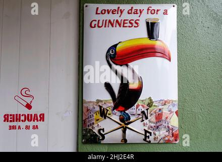 Zeichen, schöner Tag für ein Guinness, Berlin, Deutschland Stockfoto