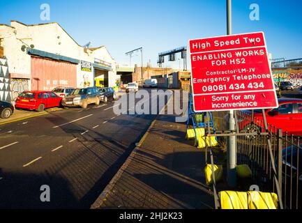 Straßenschild für HS2 Enabling Works in Digbeth, Birmingham Stockfoto