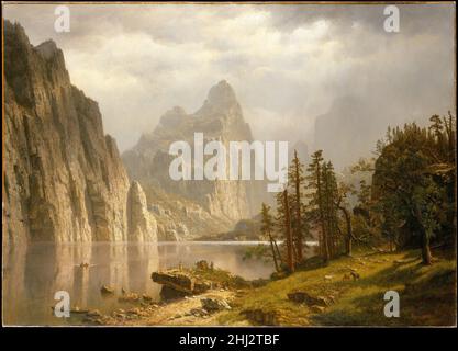 Merced River, Yosemite Valley 1866 Albert Bierstadt American am 12. Mai 1863 startete Bierstadt gemeinsam mit dem Journalisten und Entdecker Fitz Hugh Ludlow seine zweite Reise in den Westen. Die beiden Männer lagerten im August im kalifornischen Yosemite Valley, vermutlich inspiriert von den stereoskopischen Fotografien von Carleton E. Watkins, der 1861 die herrliche Landschaft des Tals unter verschiedenen atmosphärischen Bedingungen aufgezeichnet hatte. Aus den vielen Studien, die Bierstadt während der Reise gemacht hat, malte er mehrere große Werke zurück in seinem New Yorker Atelier. Auf dieser Leinwand zwergen monumentale, zerklüftete Gipfel eine Gruppe von for Stockfoto