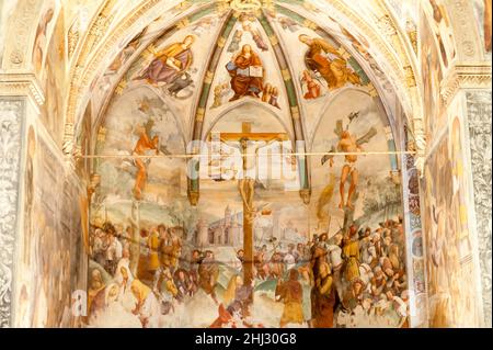 Kreuzigung Jesu, Apsis, Fresken in Sant'Antonio Abate, San Daniele del Friuli, Friaul Julisch Venetien, Italien Stockfoto