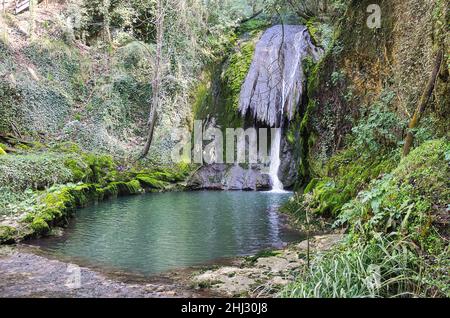 Cascate delle Marmore, das Naturschutzgebiet der Wasserfälle von Marmore, Wanderwege und Naturpfade Stockfoto