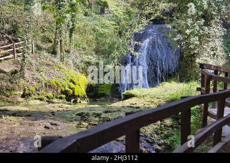 Cascate delle Marmore, das Naturschutzgebiet der Wasserfälle von Marmore, Wanderwege und Naturpfade Stockfoto