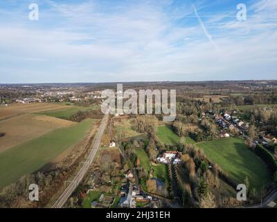 Luftaufnahme des Dorfes Genappe von Wallonisch-Brabant von Belgien. Europa Stockfoto