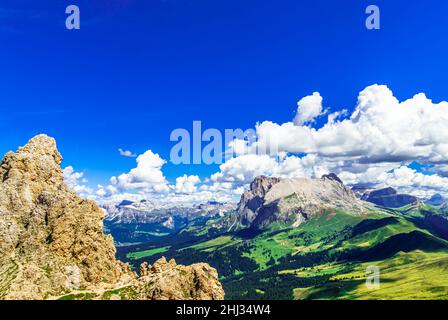 Blick auf den Plattkofel neben der Seiser Alm, Südtirol Stockfoto