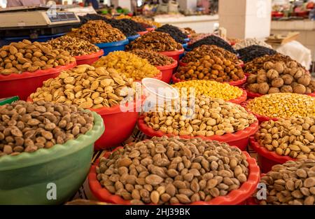 Getrocknete Früchte und Nüsse in Bukharan Markt Usbekistan Stockfoto