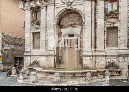 Fontana di piazza del Mercato in Spoleto, Umbrien, Italien Stockfoto