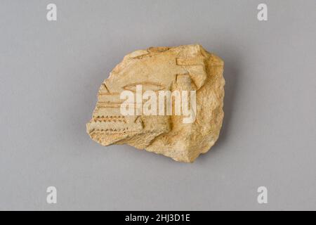 Relieffragmente aus der Henenu Stela ca. 2030–2000 v. Chr. Mittleres Königreich. Relieffragmente aus der Henenu Stela 590608 Stockfoto