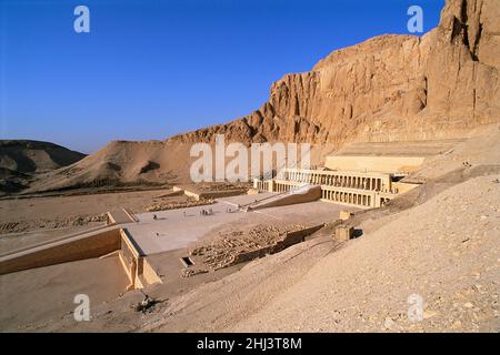 Der Totentempel der Hatschepsut, Deir el-Bahri, Luxor, Ägypten Stockfoto