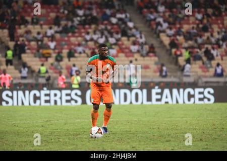 Douala, KAMERUN - 26. JANUAR: Serge Aurier von der Elfenbeinküste während der Play-offs des Africa Cup of Nations 2021 - 1/8-Finalspiel zwischen der Elfenbeinküste und Ägypten im Japoma Stadium, Douala, 26. Januar 2022 in Douala, Kamerun. (Foto von SF) Kredit: Sebo47/Alamy Live News Stockfoto