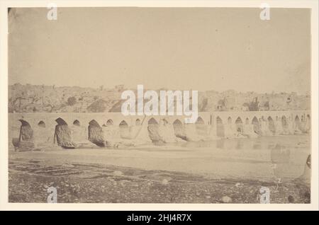 [Die Brücke von Dizfoul] 1840s–60s möglicherweise von Luigi Pesce Italienisch. [Die Brücke bei Dizfoul] 652144 Stockfoto