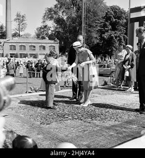 Königin Elizabeth II. Und Prinz Philip, Herzog von Edinburgh, abgebildet während der Königlichen Tour durch Kanada. London, Ontario. 3rd. Juli 1959. Stockfoto