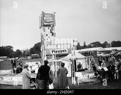 Daily Mirror Playpen auf der Altrincham Agriculture Show. Altrincham, Trafford, Greater Manchester. 23rd. Oktober 1957 Stockfoto