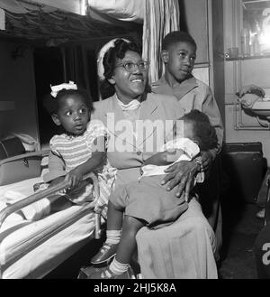 Westindische Einwanderer, die nach Hause zurückkehren. 11th. August 1958. Stockfoto