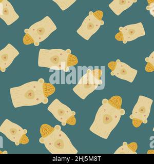 Nahtloses Zufallsmuster mit beigefarbenem Bären-Print in Hüten. Handgezeichneter Stil. Türkisfarbener blasser Hintergrund. Vektor-Illustration für saisonale Textil pri Stock Vektor