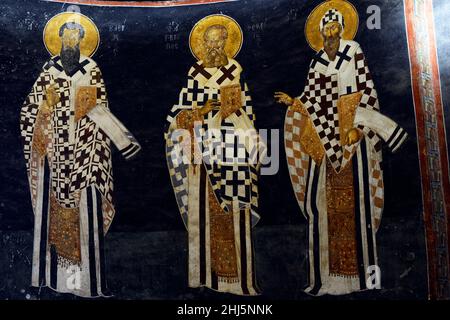 Fresko des heiligen Basilius (Basilius der große), des heiligen Gregor des Theologen in der byzantinischen Chora-Kirche in Istanbul, Türkei. Stockfoto