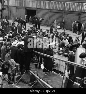 Westindische Einwanderer, die nach Hause zurückkehren. 11th. August 1958. Stockfoto