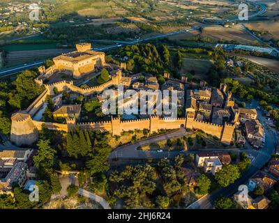 Gradara: Ein Schloss zwischen Geschichte und Märchen Stockfoto