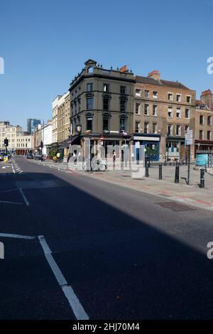 Ten Bells Pub an der Ecke Fournier Street und Commercial Street, Spitalfields, London, Großbritannien Stockfoto