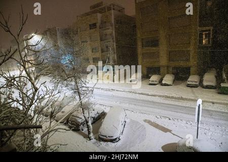 Starker Schnee in der Nacht. Jerusalem, Israel. Januar 26th 2022. (Foto: Matan Golan/Sipa USA) Quelle: SIPA USA/Alamy Live News Stockfoto