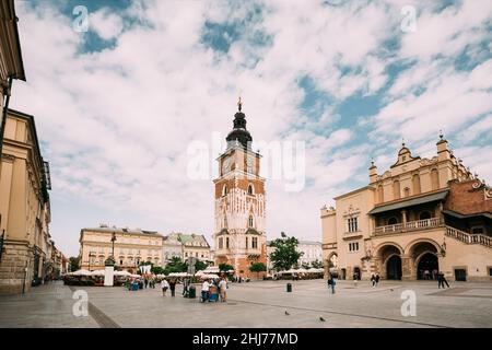 Krakau, Polen. Rathausturm Auf Dem Hauptplatz Am Sommertag. Berühmtes Wahrzeichen. UNESCO-Weltkulturerbe. Stockfoto