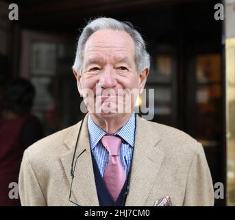 Oldie of the Year Awards bei Simpsons in the Strand.2017 Pic Shows: Newsreader Michael Buerk Michael Duncan Buerk ist ein englischer Journalist und Newsre Stockfoto