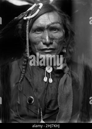 Iron White man, ein Sioux-Indianer aus Buffalo Bills Wild West Show, c 1900. Käsebier, Gertrude, 1852-1934, Fotografin. Stockfoto