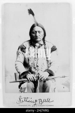 Indian Chief Sitting Bull Portrait / fotografiert und veröffentlicht von Palmquist & Jurgens, St. Paul, Minnesota, c 1884. Stockfoto