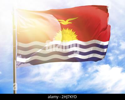 Fahnenmast mit Flagge von Kiribati. Stockfoto