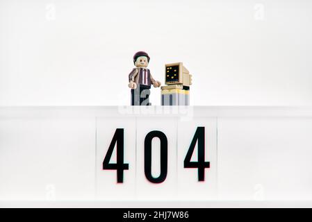 Fehler 404 Konzept. Anaglyph 3D-Effekt. Illustratives Editorial. 02. Januar 2022 Stockfoto