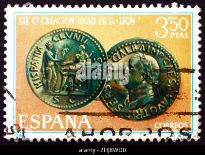 SPANIEN - UM 1968: Eine in Spanien gedruckte Briefmarke zeigt Kaiser Galba Münze, 1900th. Jahrestag der Gründung Leon durch die römische Legion VII Gemina, Stockfoto