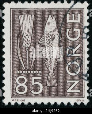 POLTAVA, UKRAINE - 27. Januar 2022. Vintage Stempel gedruckt in Norwegen um 1963 Ohr und Fisch Stockfoto