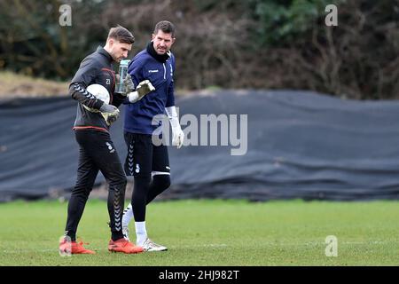 OLDHAM, GROSSBRITANNIEN. JAN 27th Danny Rogers (Torwart) von Oldham Athletic beim Training in Chapel Road, Oldham am Donnerstag, 27th. Januar 2022. (Kredit: Eddie Garvey | MI Nachrichten) Kredit: MI Nachrichten & Sport /Alamy Live Nachrichten Stockfoto